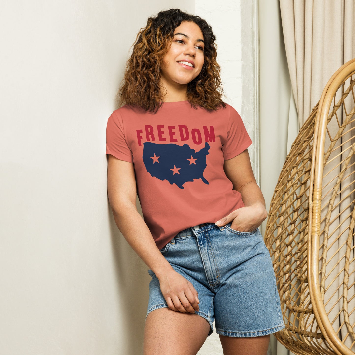 Women’s high-waisted Freedom t-shirt